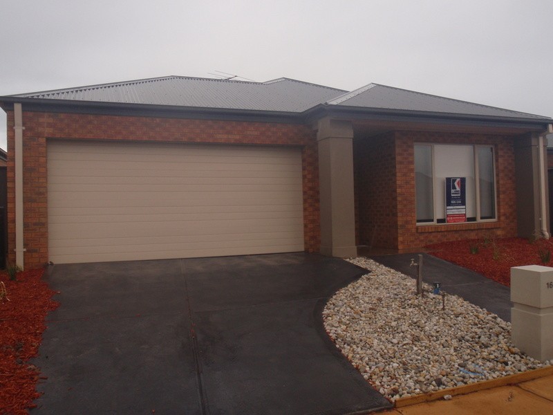 16 Derham Drive, Point Cook VIC 3030