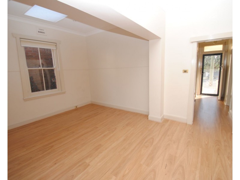 37 Read Avenue, Lithgow NSW 2790