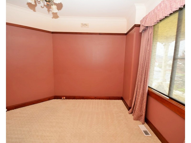 24 Academy Street, Lithgow NSW 2790