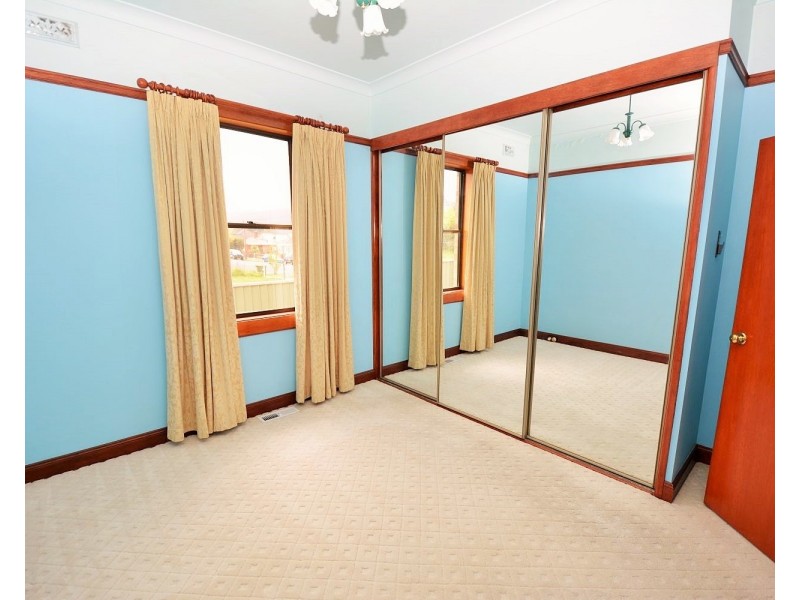 24 Academy Street, Lithgow NSW 2790