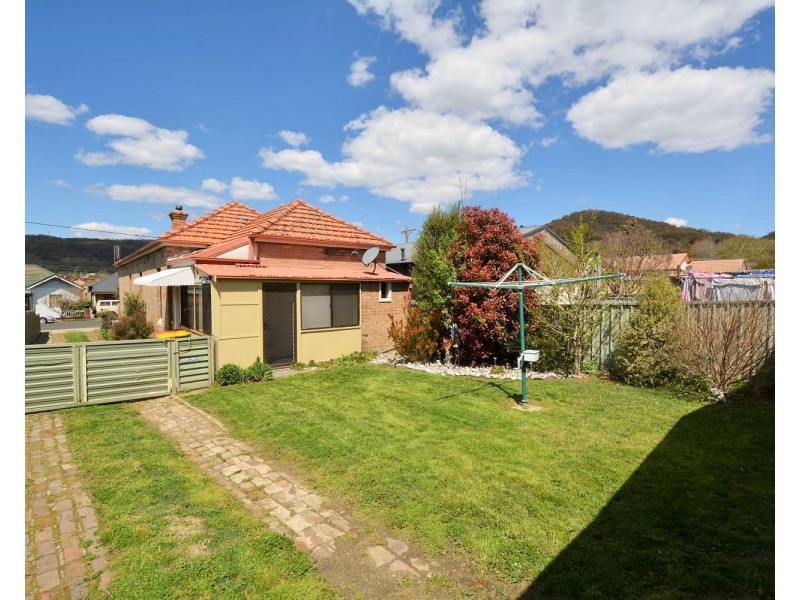 24 Academy Street, Lithgow NSW 2790