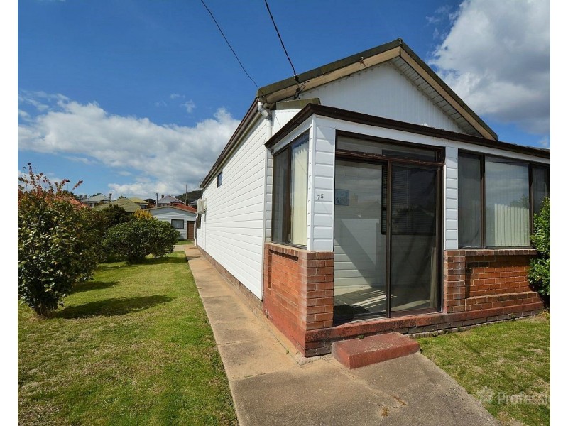 75 Calero Street, Lithgow NSW 2790
