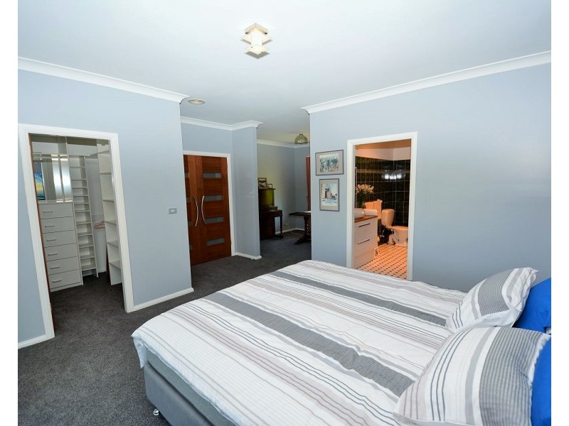 10 Korra Street, Marrangaroo NSW 2790