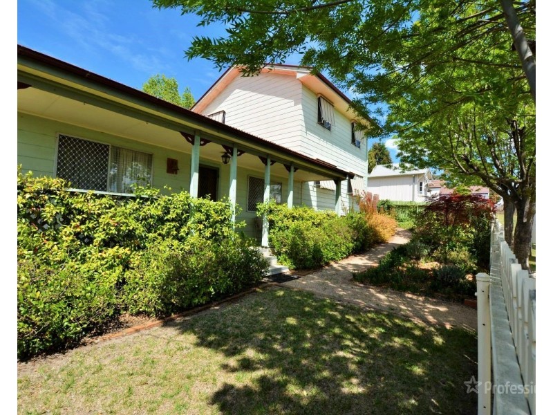 64 Railway Avenue, Portland NSW 2847