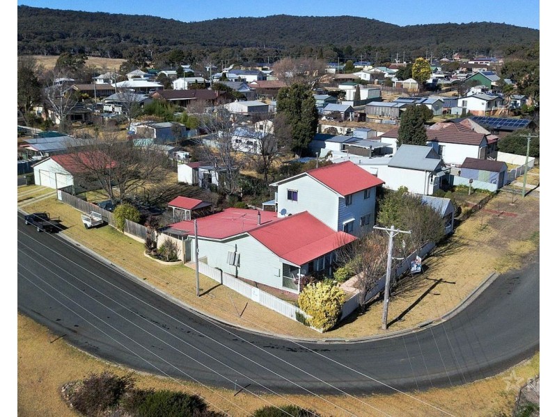 64 Railway Avenue, Portland NSW 2847