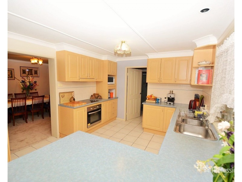 64 Railway Avenue, Portland NSW 2847