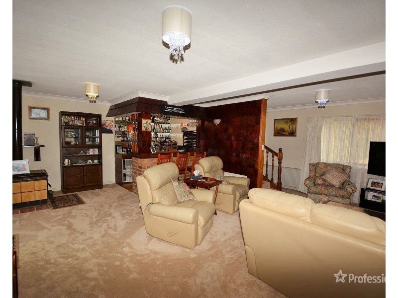 64 Railway Avenue, Portland NSW 2847