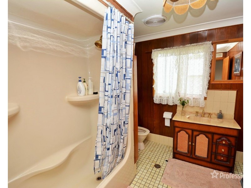 64 Railway Avenue, Portland NSW 2847