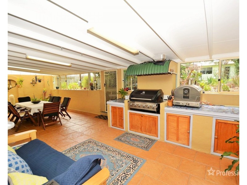 64 Railway Avenue, Portland NSW 2847