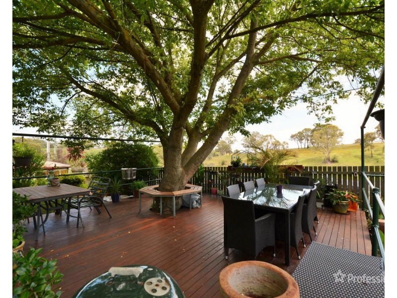 64 Railway Avenue, Portland NSW 2847