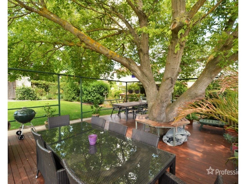 64 Railway Avenue, Portland NSW 2847