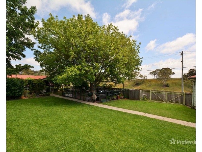 64 Railway Avenue, Portland NSW 2847