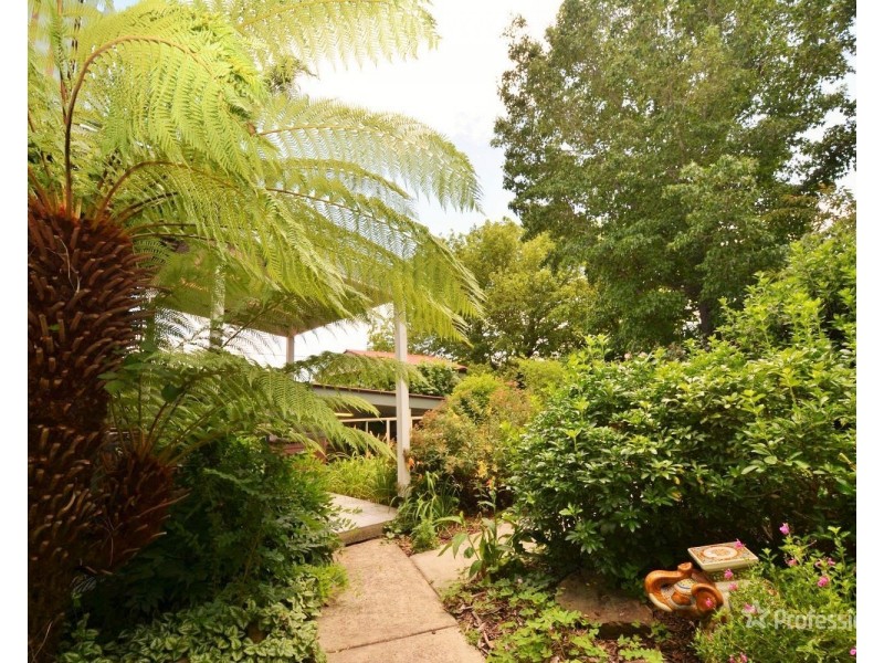 64 Railway Avenue, Portland NSW 2847