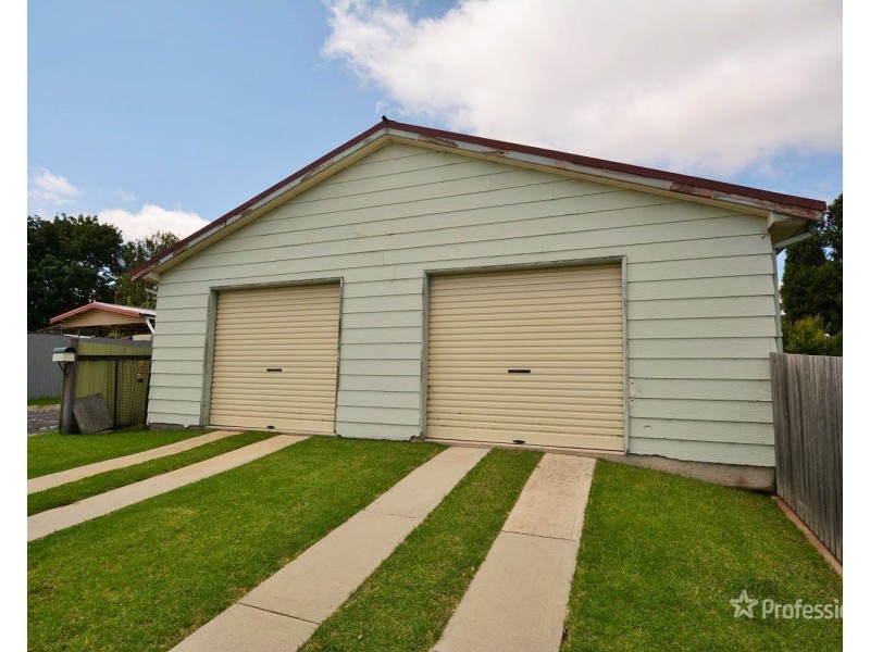 64 Railway Avenue, Portland NSW 2847