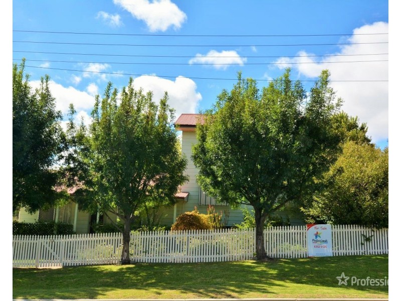 64 Railway Avenue, Portland NSW 2847