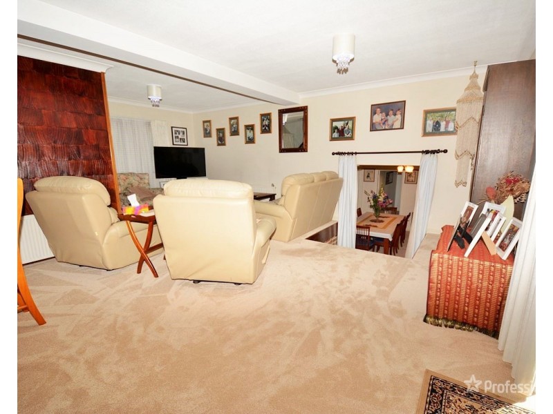 64 Railway Avenue, Portland NSW 2847