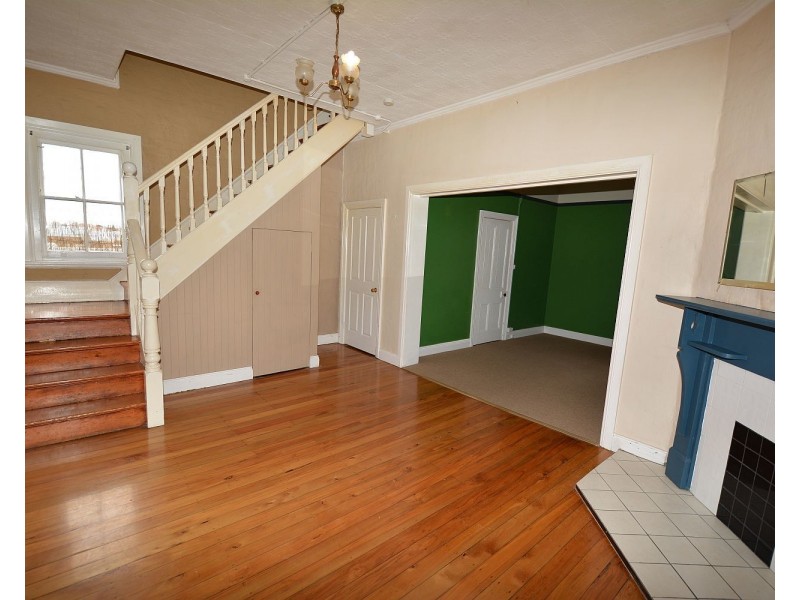 11 Gray Street, Lithgow NSW 2790