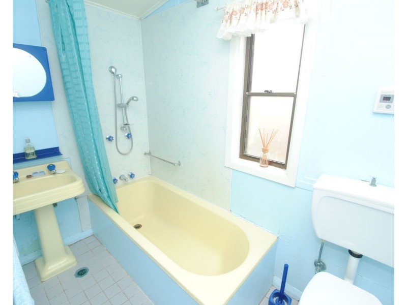 20 Academy Street, Lithgow NSW 2790