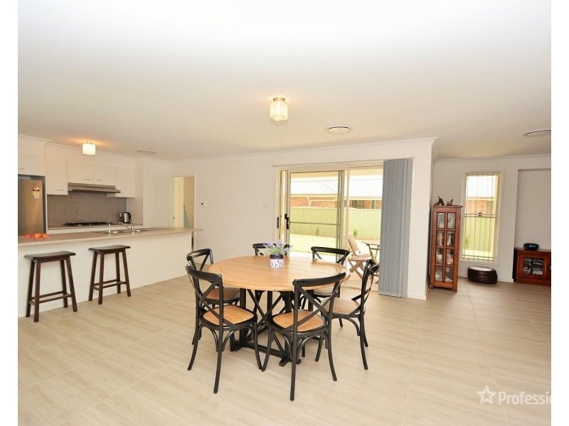 12 Robertson Street, Lithgow NSW 2790