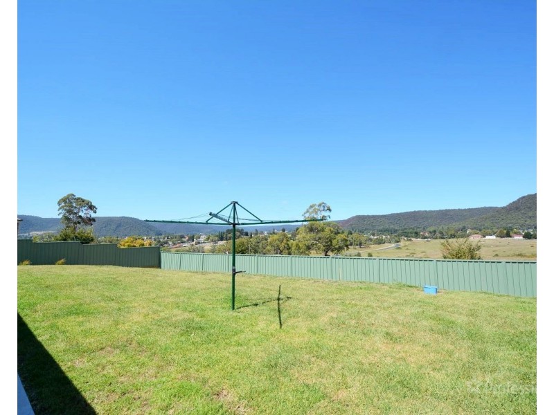 12 Robertson Street, Lithgow NSW 2790