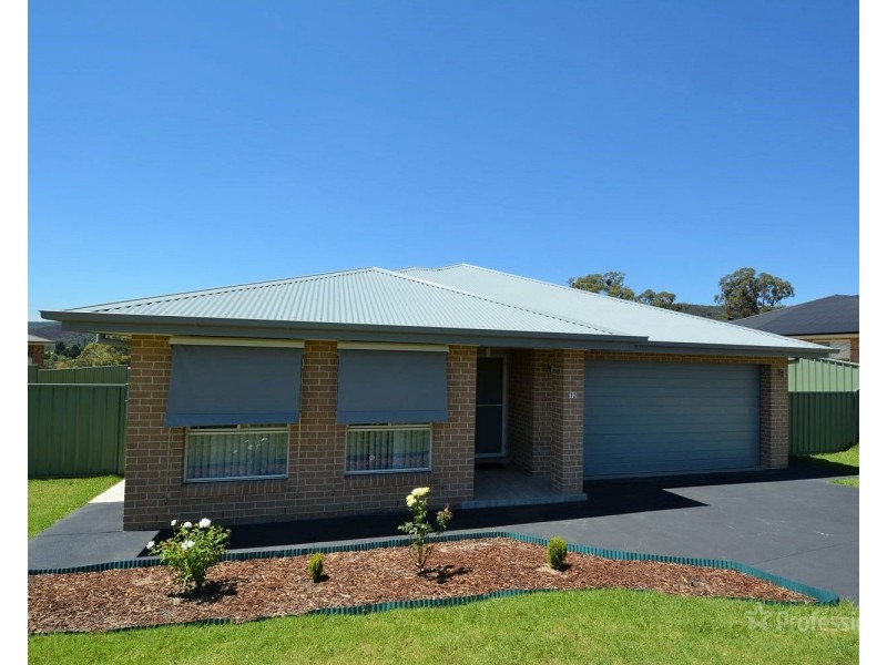 12 Robertson Street, Lithgow NSW 2790