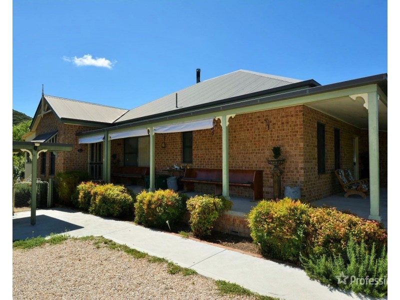 55 Cooerwull Road, Lithgow NSW 2790