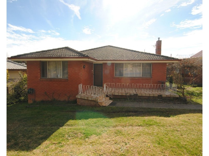 25 Maple Crescent, Lithgow NSW 2790