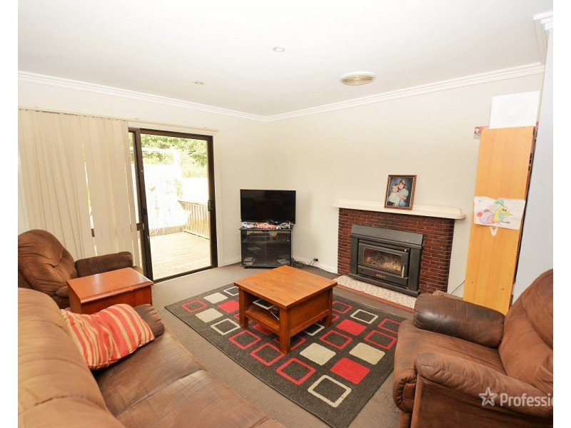 15 Lemnos Street, Lithgow NSW 2790
