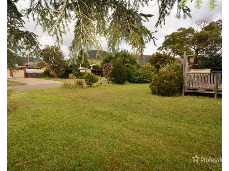 15 Lemnos Street, Lithgow NSW 2790