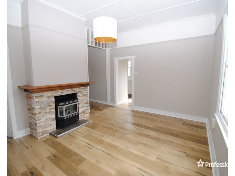 11 Lonepine Avenue, Lithgow NSW 2790