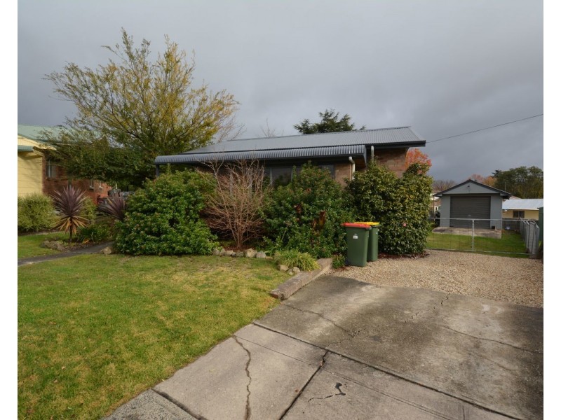 12 The Circle, Lithgow NSW 2790