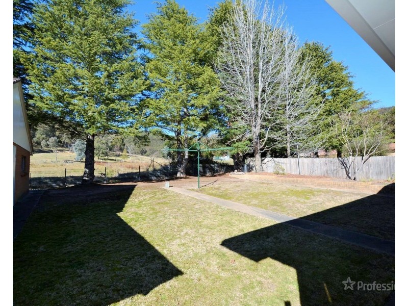 14 Maple Crescent, Lithgow NSW 2790
