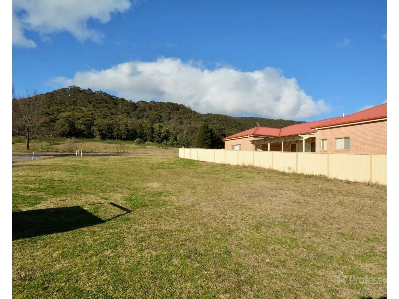 16  Silcock Street, Lithgow NSW 2790