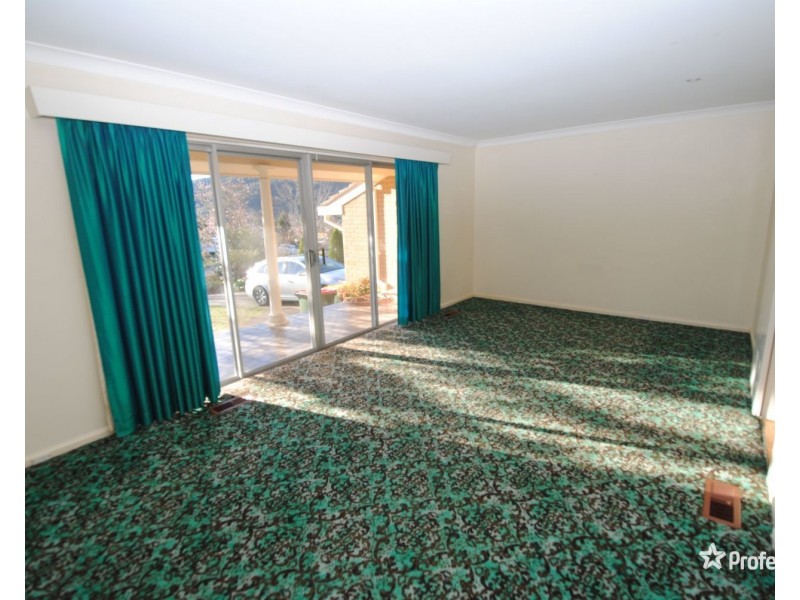 14 Maple Crescent, Lithgow NSW 2790