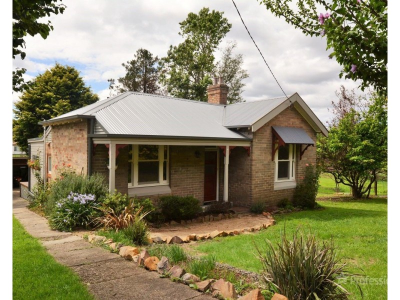 21 Macauley Street, Lithgow NSW 2790