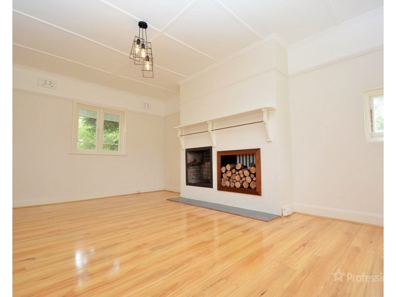 21 Macauley Street, Lithgow NSW 2790