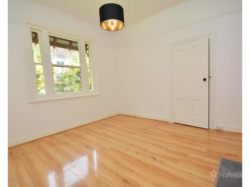 21 Macauley Street, Lithgow NSW 2790