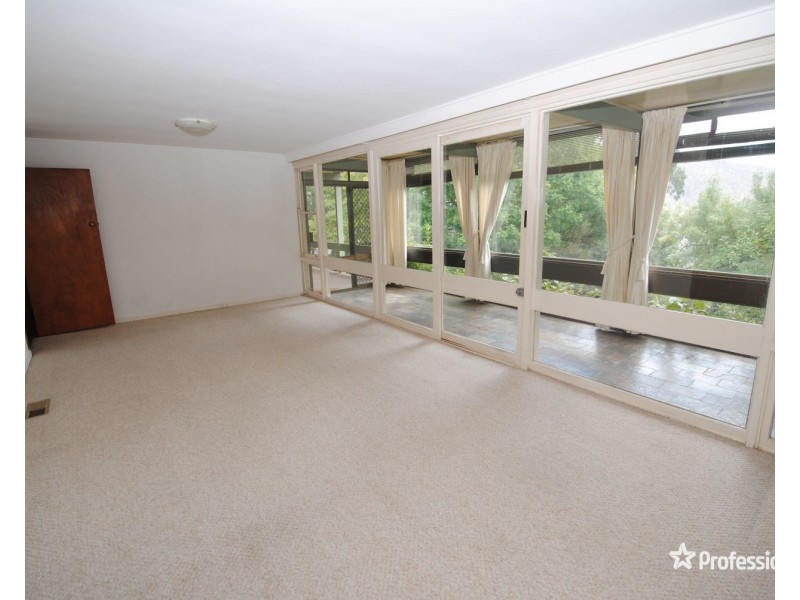 16 Birdwood Street, Lithgow NSW 2790