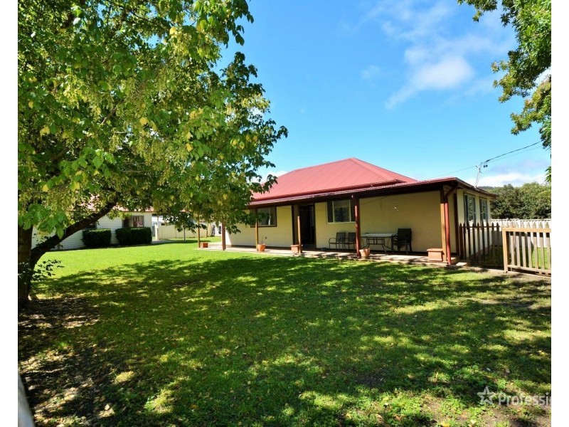 13 Saywell Street, Lithgow NSW 2790