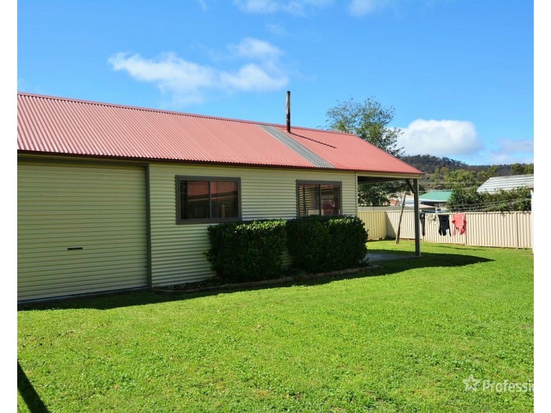13 Saywell Street, Lithgow NSW 2790