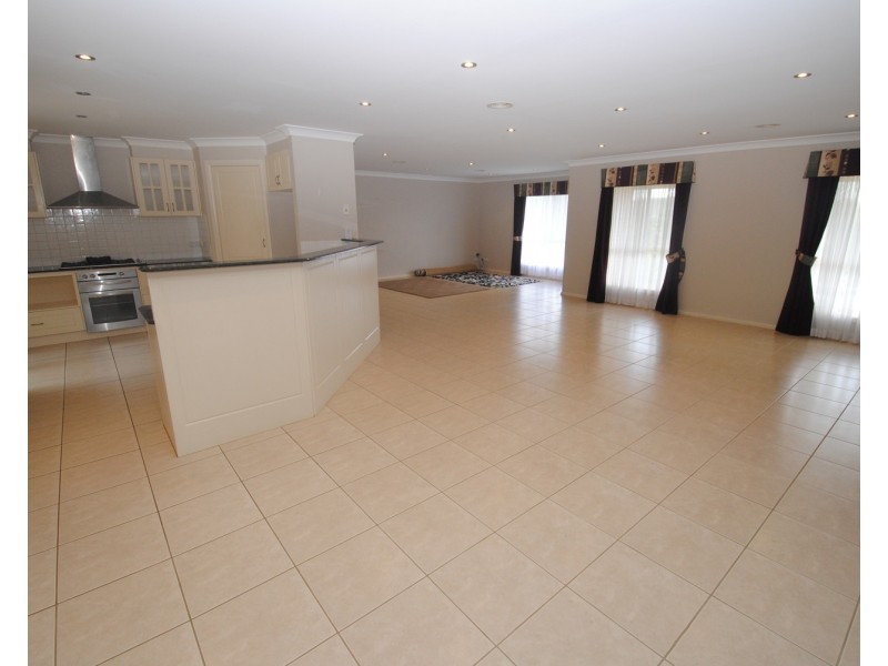 6 Claret Ash Avenue, Lithgow NSW 2790