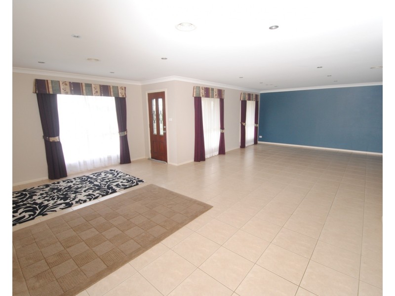 6 Claret Ash Avenue, Lithgow NSW 2790