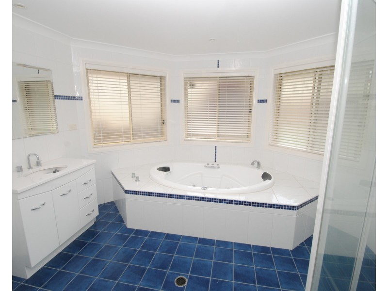 6 Claret Ash Avenue, Lithgow NSW 2790