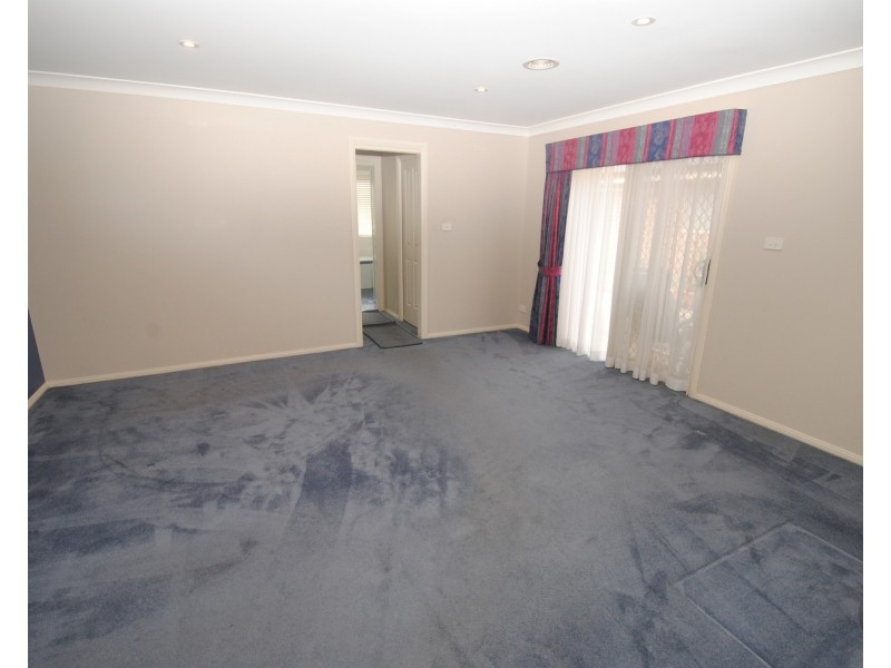 6 Claret Ash Avenue, Lithgow NSW 2790