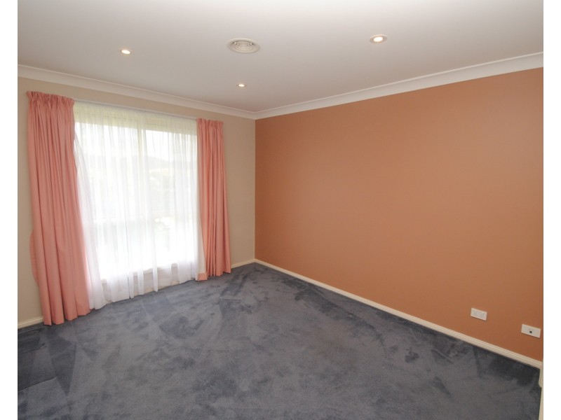 6 Claret Ash Avenue, Lithgow NSW 2790