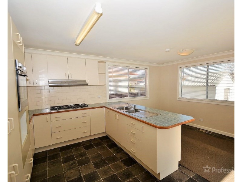 66 Rifle Parade, Lithgow NSW 2790