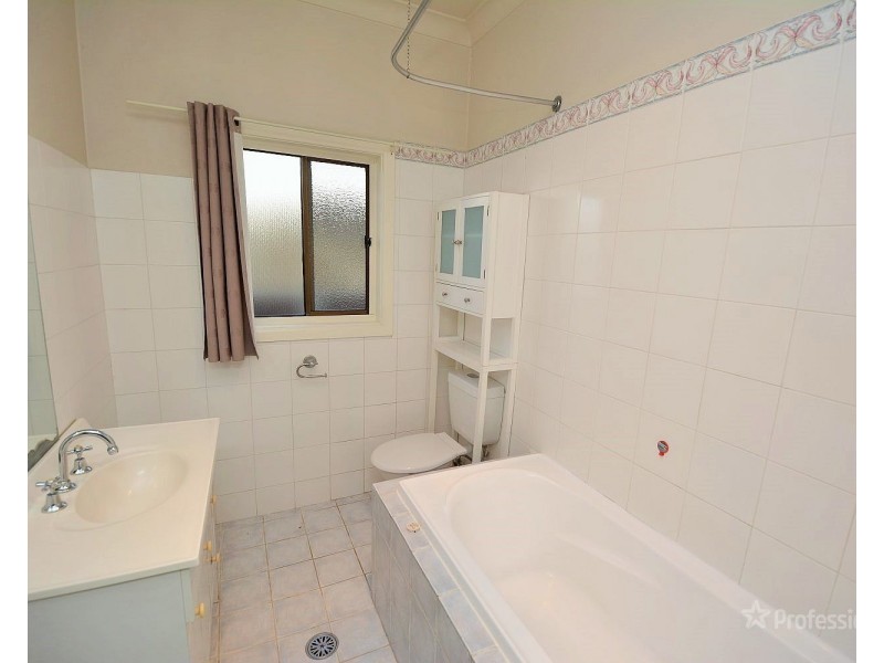 66 Rifle Parade, Lithgow NSW 2790