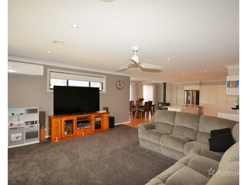 11 Surveyors Way, Lithgow NSW 2790