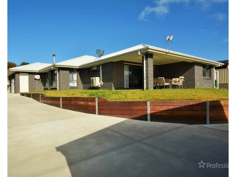 11 Surveyors Way, Lithgow NSW 2790