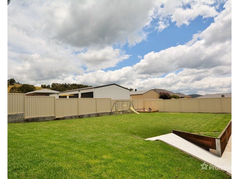 11 Surveyors Way, Lithgow NSW 2790